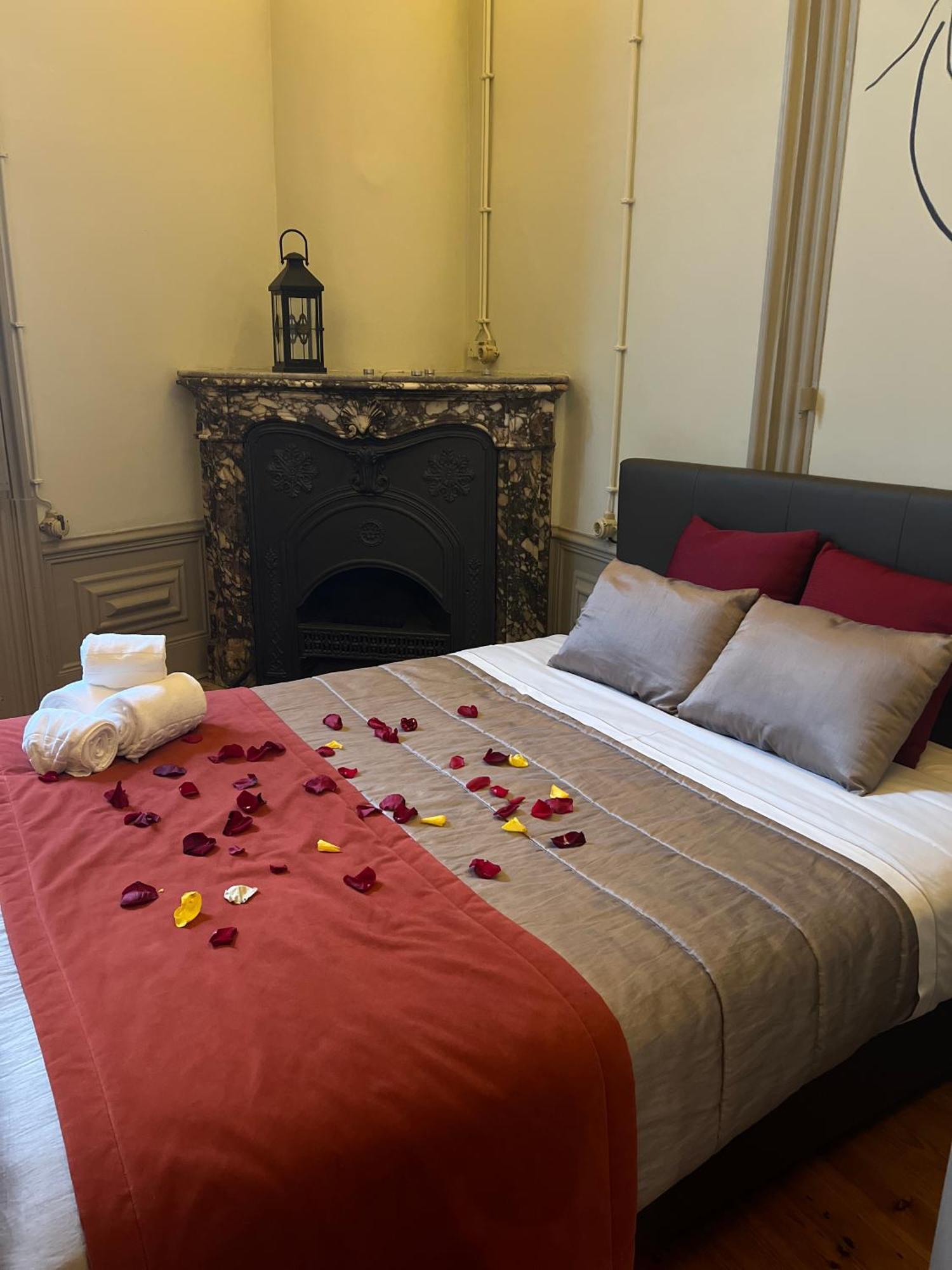 Serenata Hotel & Hostel Коимбра Екстериор снимка