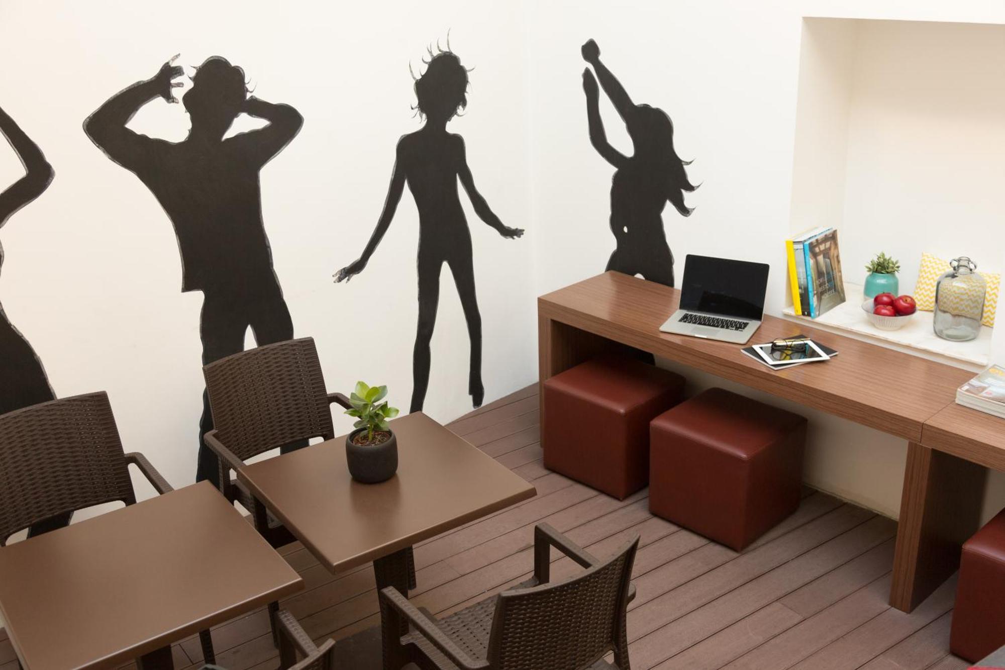 Serenata Hotel & Hostel Коимбра Екстериор снимка